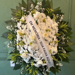 Coroa de flores para velório com flores brancas
