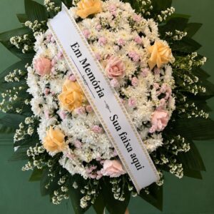 Coroa de flores para velório com flores rosas e chá